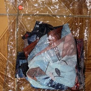 Never worn 2 piece set with top and leggings